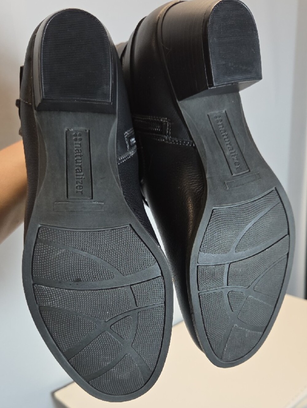 Naturalizer Black Leather Ankle Booties with Buckle Straps Size 8.5W - Picture 5 of 6